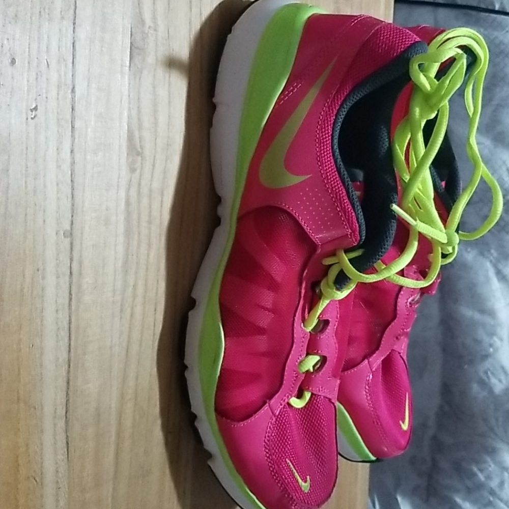Womens pink and lime nike - Picture 3 of 8